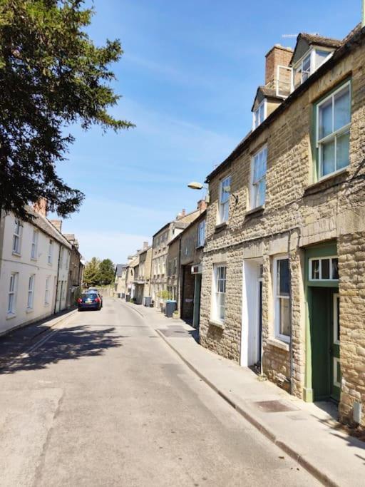 Amarelo Apartment, Central Charlbury, 1 Super King Bed ภายนอก รูปภาพ